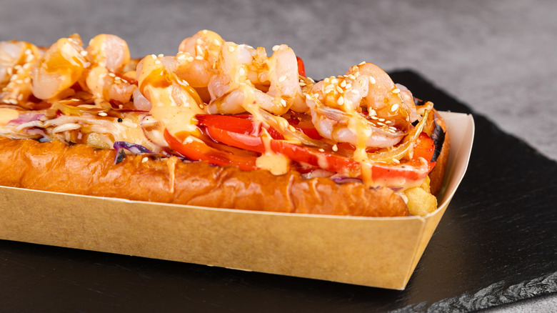Γαρνιρισμένο νορβηγικό στιλ hot dog